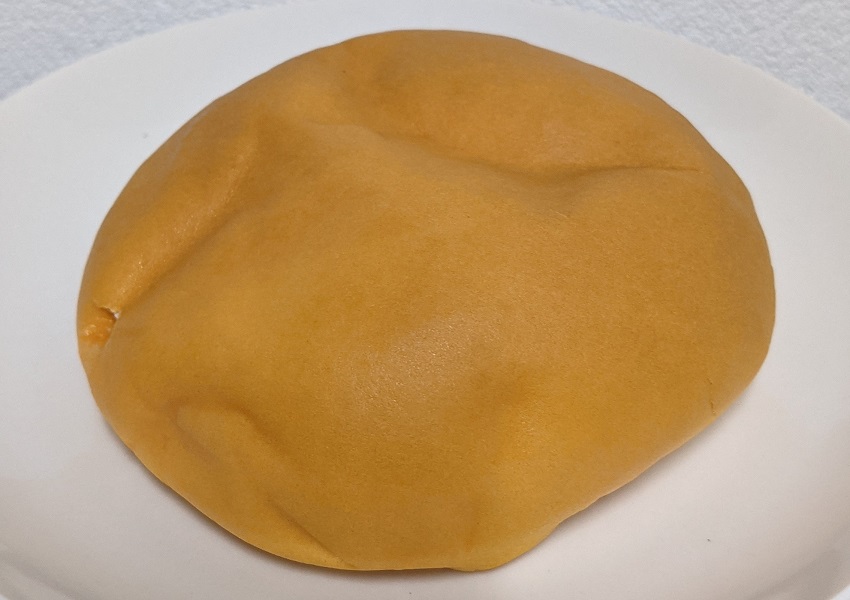北海道メロンのクリームパン3